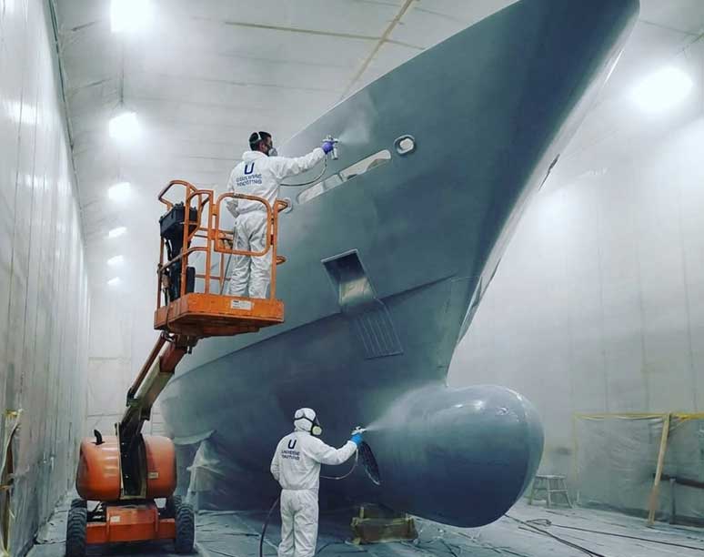 Luxe jacht geschiildert