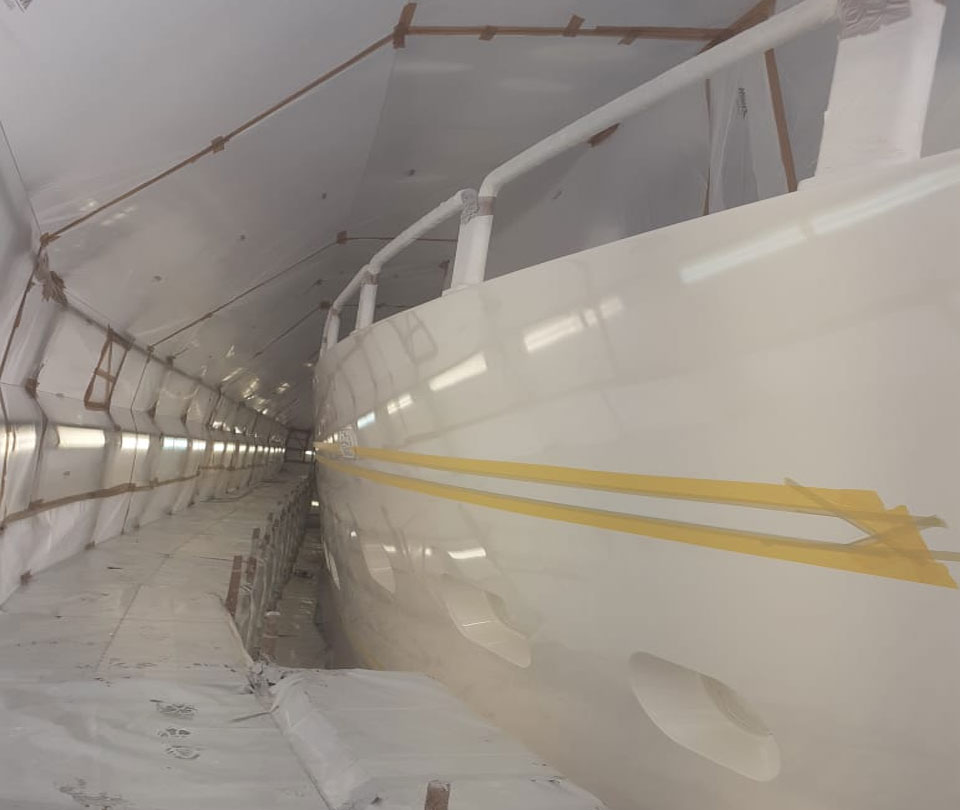 Leopard superyach after repainted Lusben shipyard