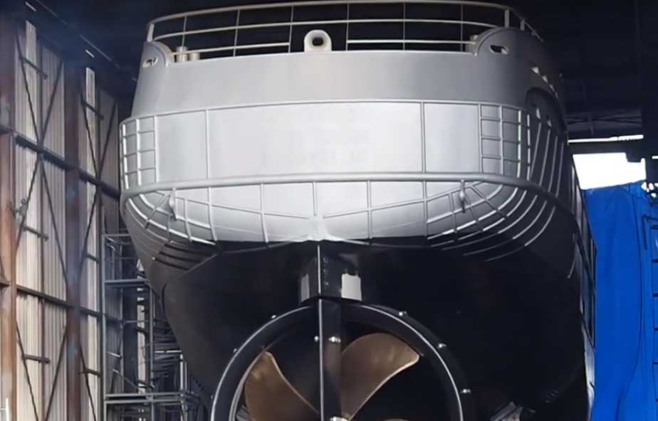 37 metre industrial vessel sandblasting and spray painting project